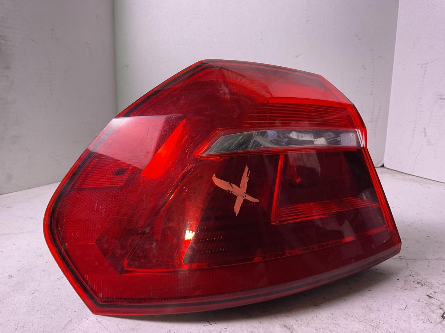 Tail Light Assembly VW PASSAT Left 161