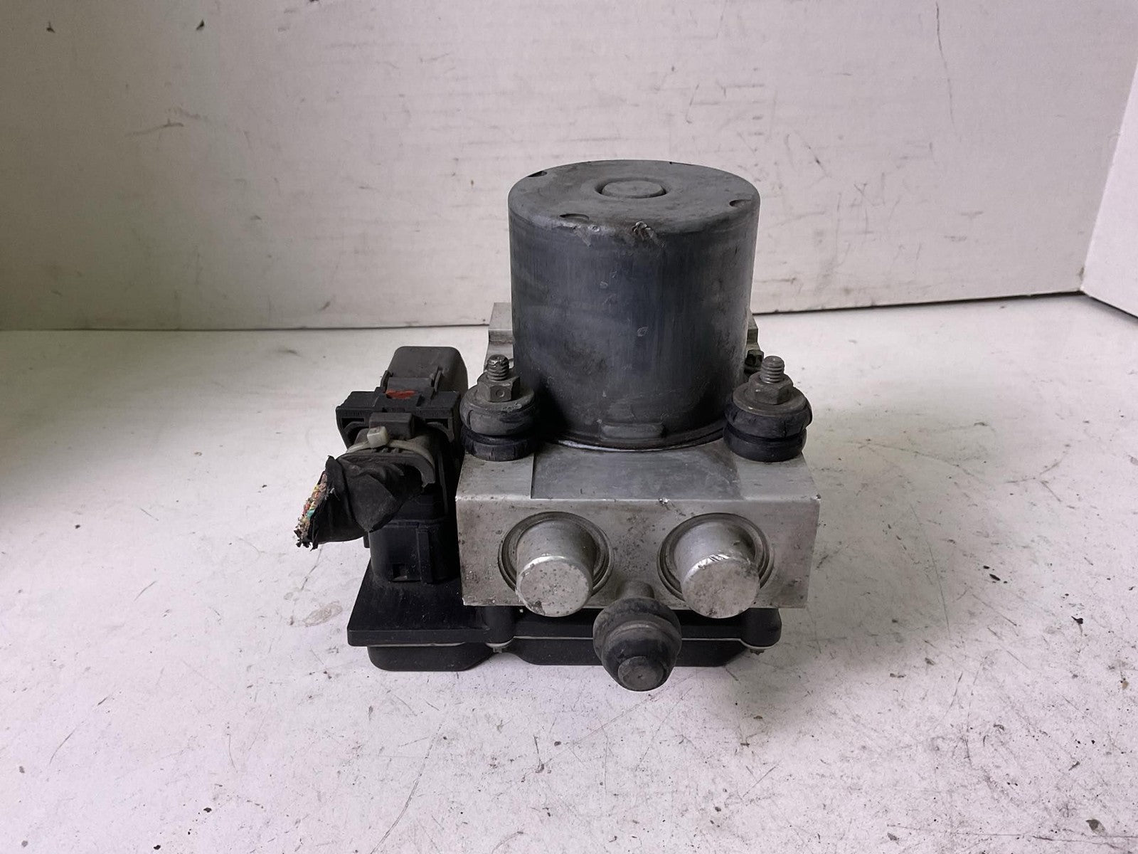 Anti-lock Brake Parts ESCALADE ESV 082