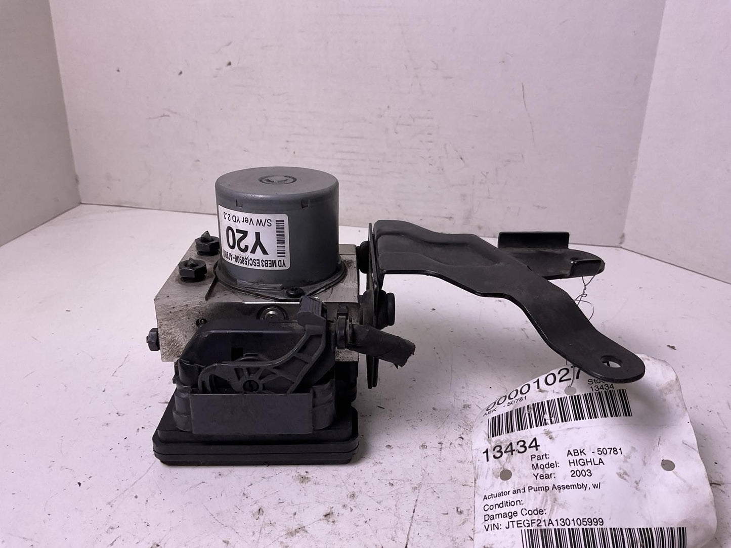 Anti-lock Brake Parts TOYOTA HIGHLANDER 01 02 030