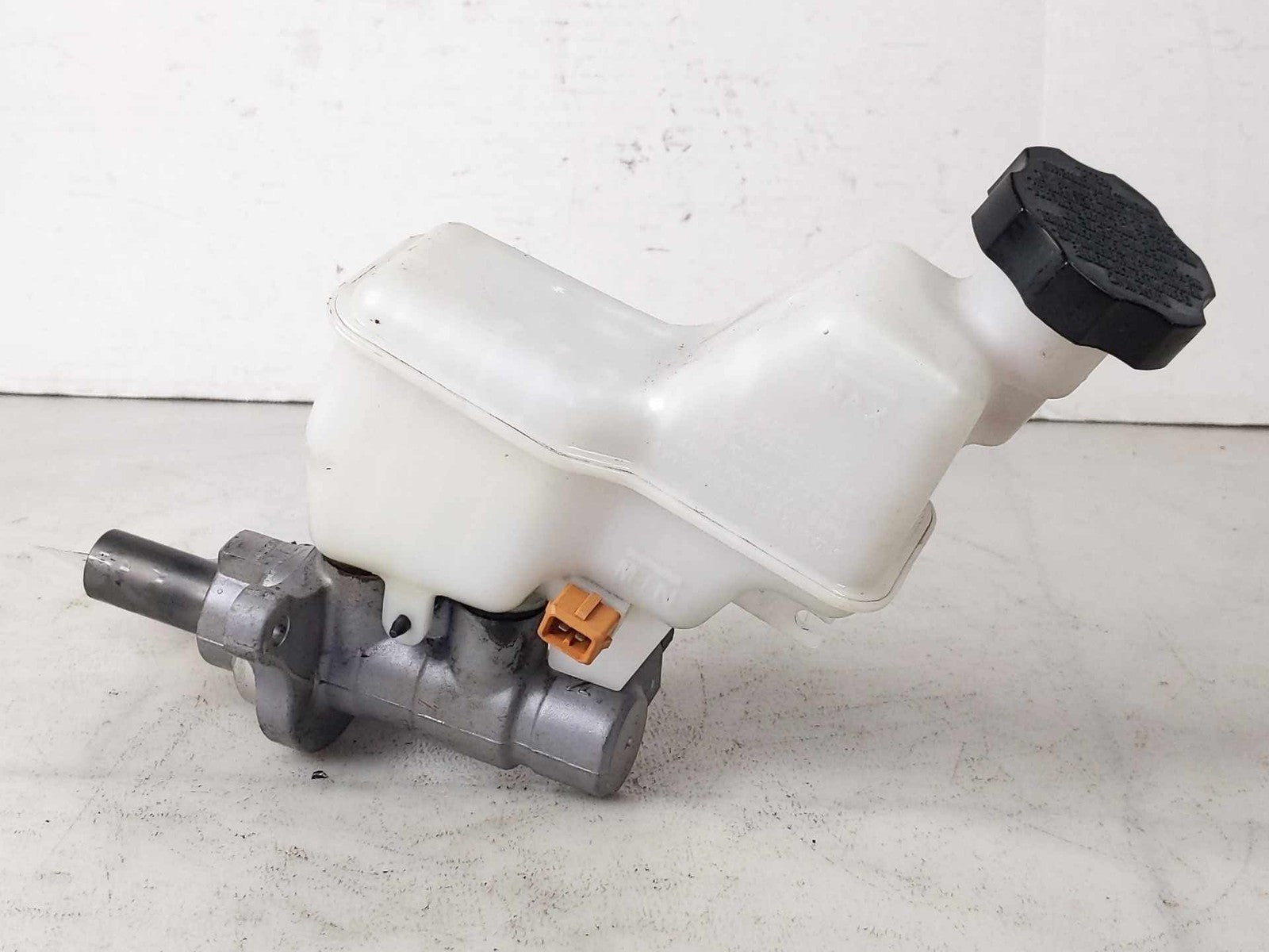 Master Cylinder HYUNDAI SONATA 15 16 17 18 192