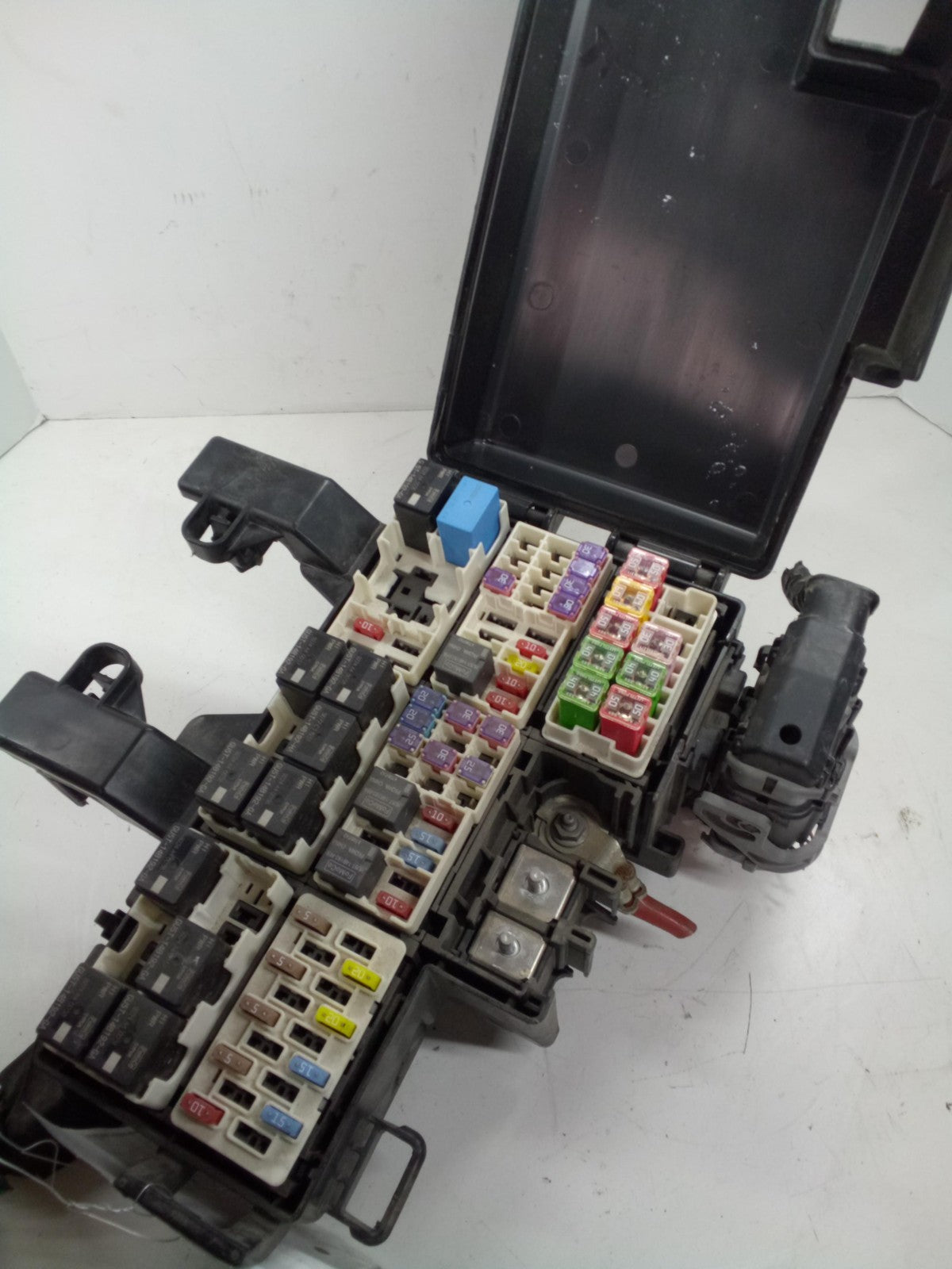 Engine Fuse Box FORD MUSTANG 208