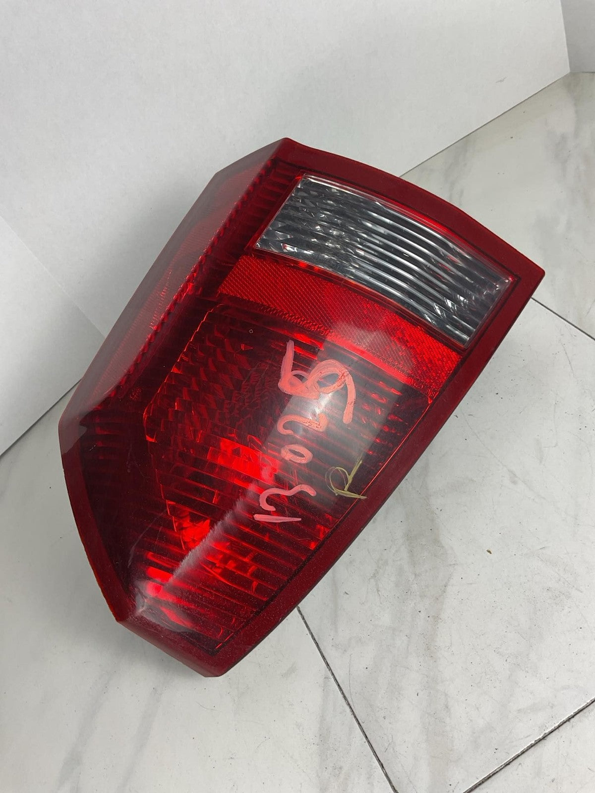 Tail Light Assembly CHRYSLER 300 Right 05 06 070