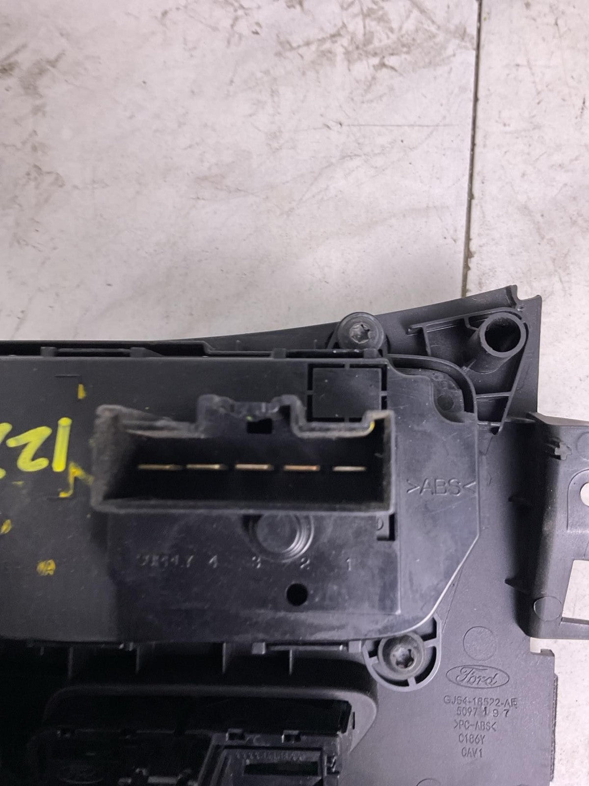 Heater A/c Control FORD ESCAPE 18 193