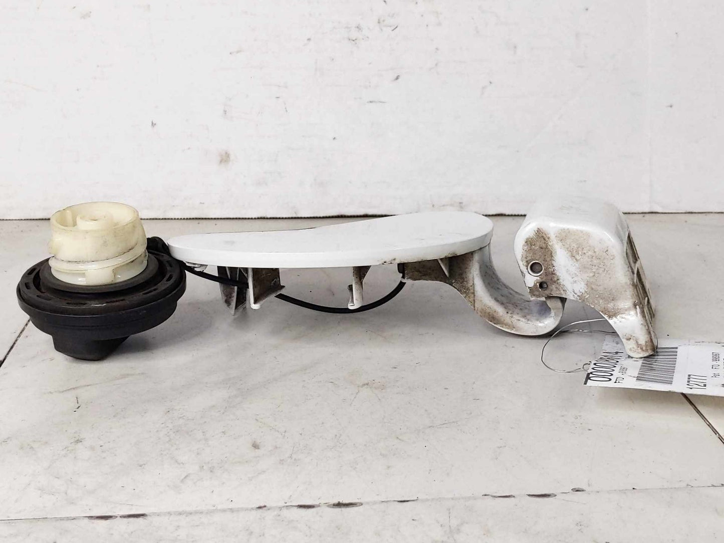 Fuel Tank Door KIA CADENZA 14 15 165