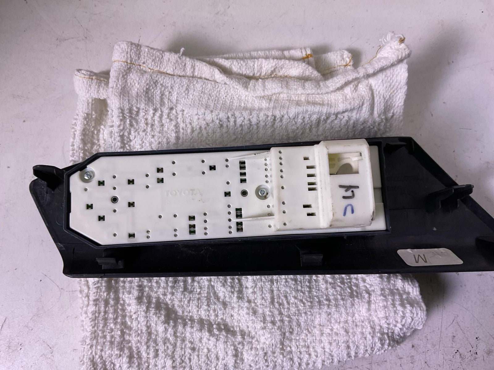 Door Switch Front TOYOTA RAV-4 13 14 15 16 17 183