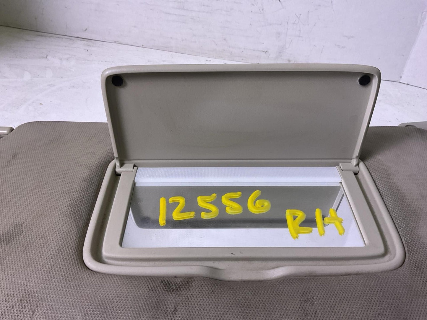 Sun Visor NISSAN ARMADA Right 04 05 06 07 08 09 10 11 12 13 14 151