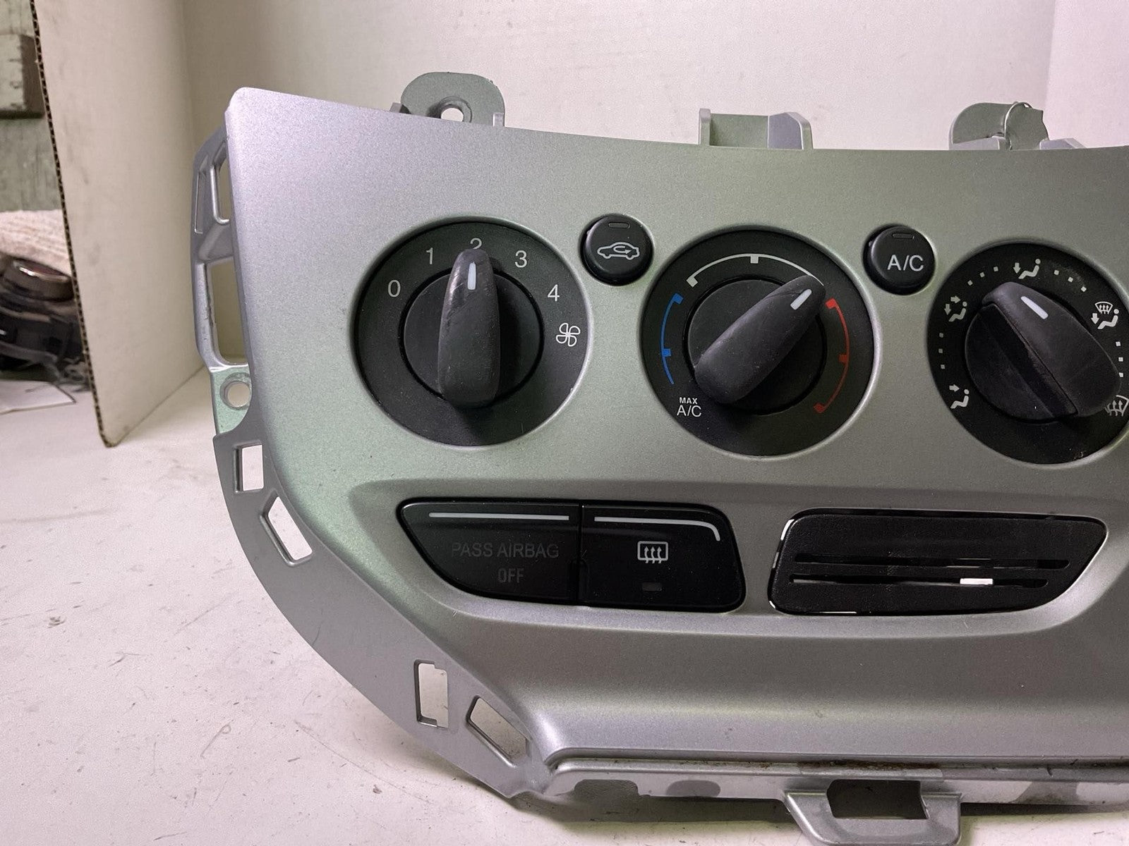 Heater A/c Control FORD FOCUS 13 141