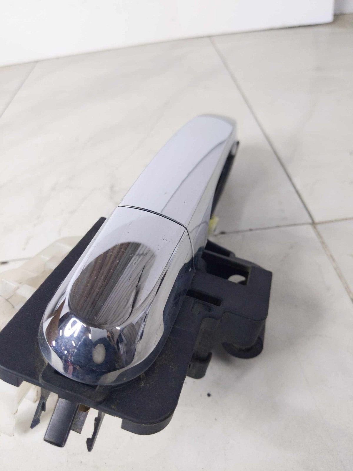 Right Passenger Side Outside Door Handle For 2011-2013 KIA SORENTO1