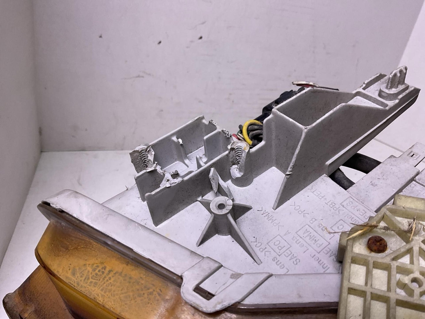 Headlamp Assembly INFINITI G35 Right 083